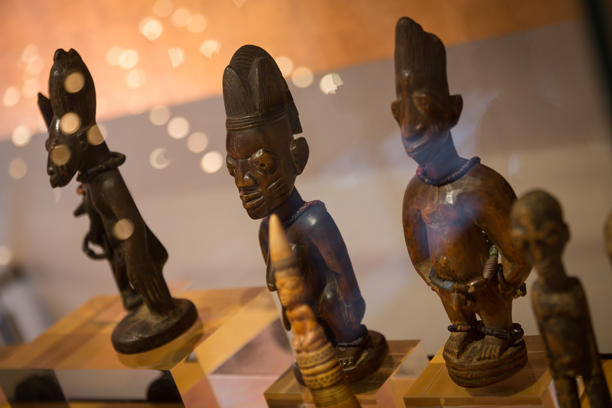 African Art Figures - Hotel Balmes