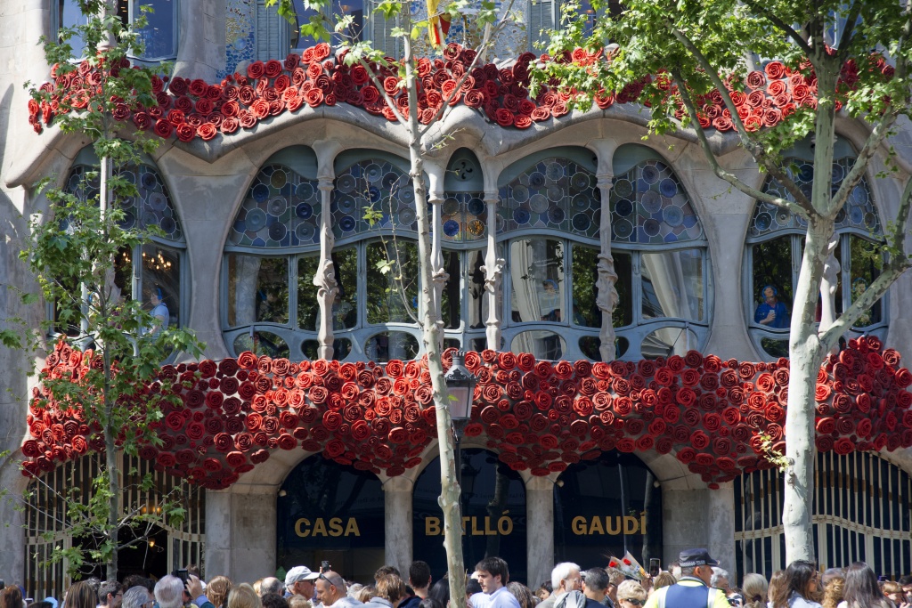 Casa Batlló with Sant Jordi decoration