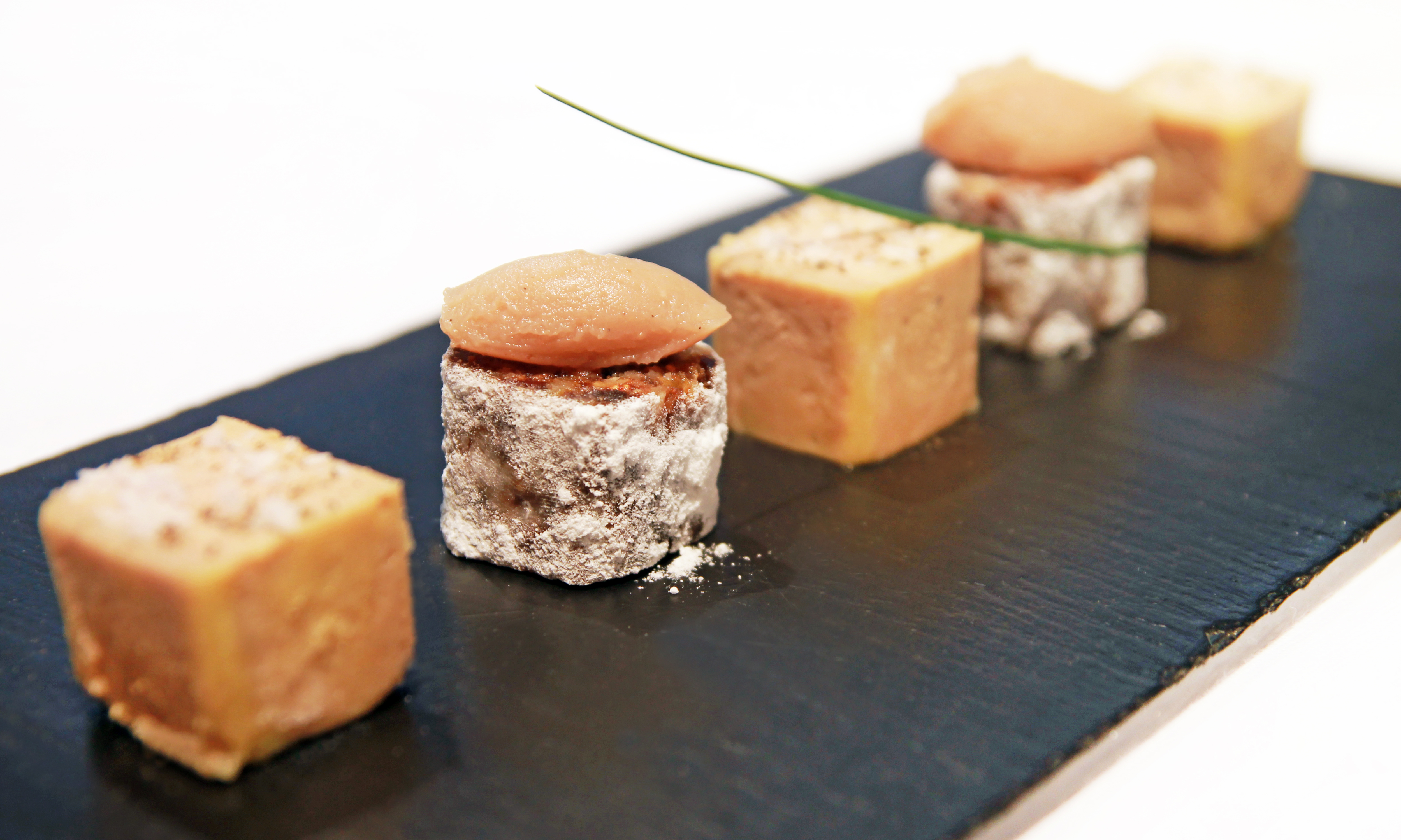 Granados 3 foie gras micuit con compota de castanas y pan de higos